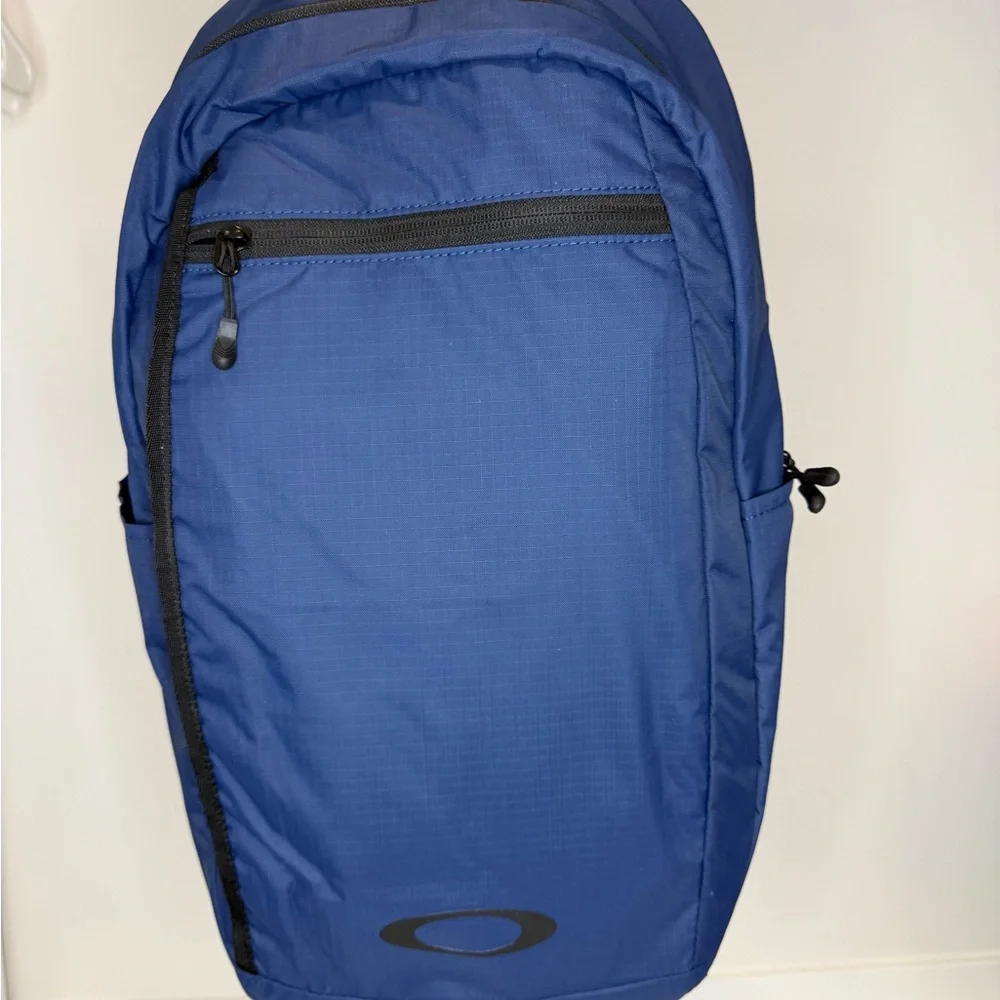 Oakley Royal Blue Compact Sling‎ Pack
